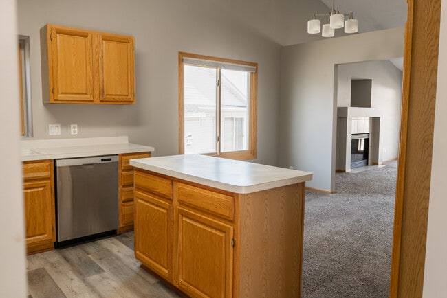 Building Photo - 7337 Collister Rd