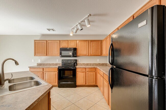 Photo - 4BR 3 FULL BATHROOMS W/ HUGE LOFT AND LARGE MASTER