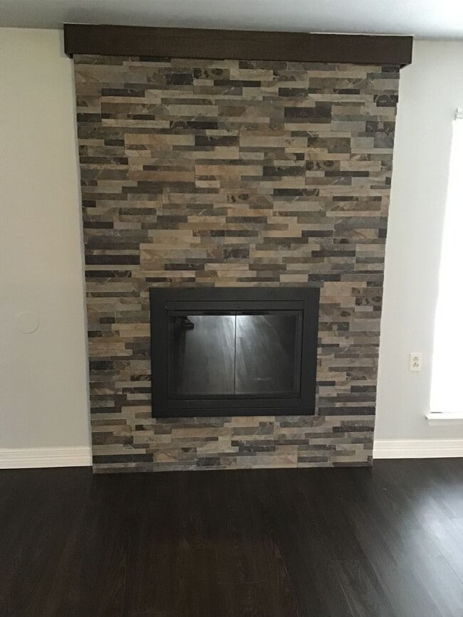 Photo - AVAILABLE NOW !