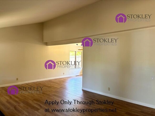 Photo - 622 Sutton Ct