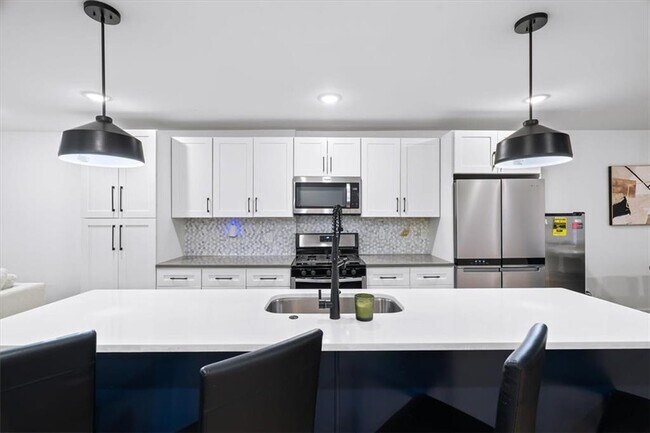 Photo - 1846 Rogers Ave SW