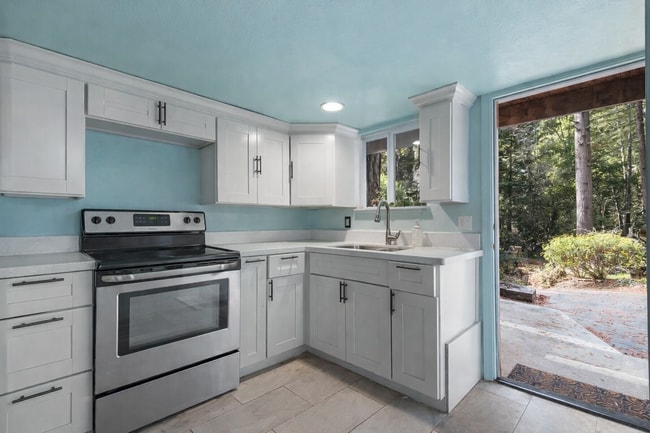 Kitchen - 244 McKee Rd Unit Felton Close to town