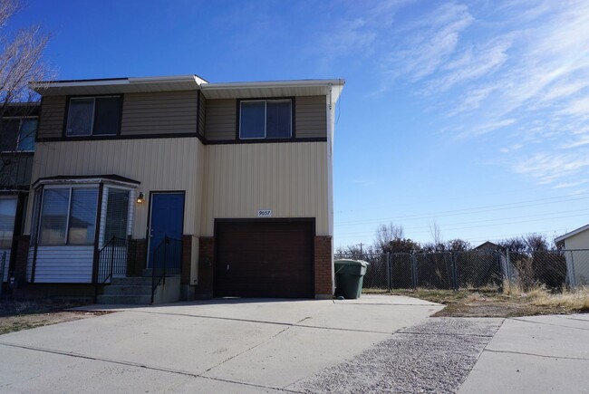 West Jordan 5 Bedroom Townhome - West Jordan 5 Bedroom Townhome