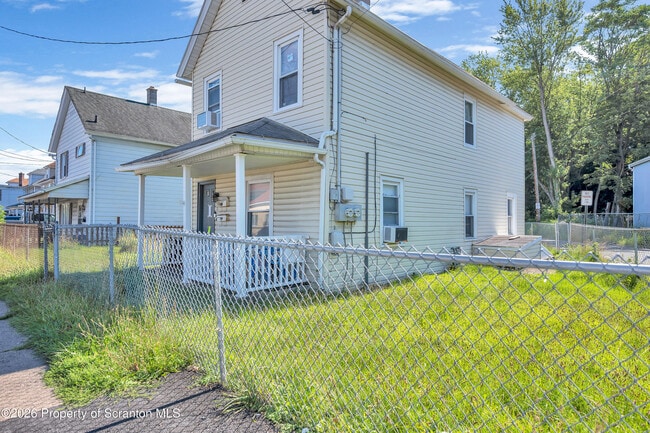 Photo - 987 Providence Rd