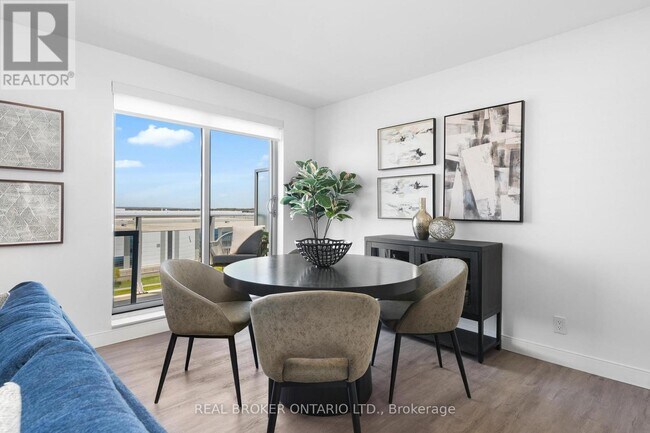 Photo - 100 Manett Crescent