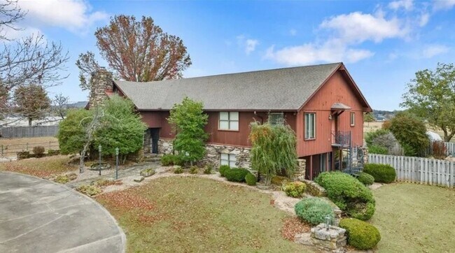 4657 Butterfield Coach Rd