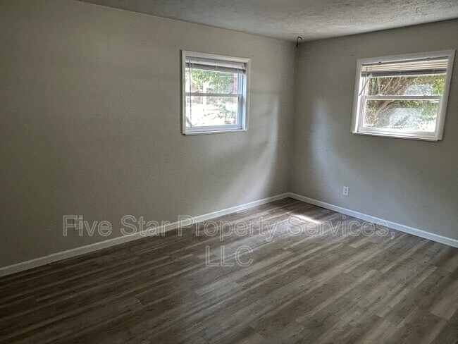 Photo - 201 W Allen St Unit 113