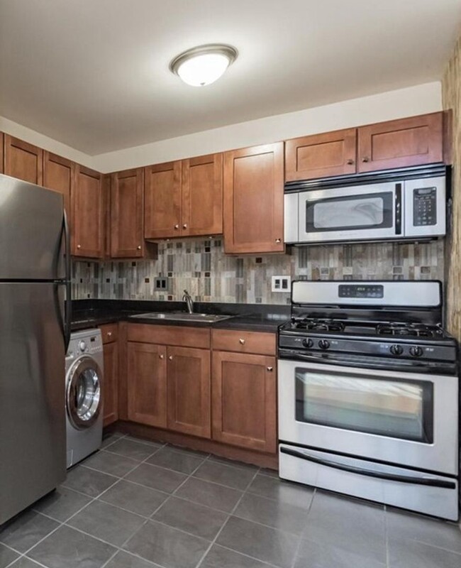 NEWLY AVAILABLE - RENOVATED 2 BR UNIT IN T... - NEWLY AVAILABLE - RENOVATED 2 BR UNIT IN T... Condo Unit 101