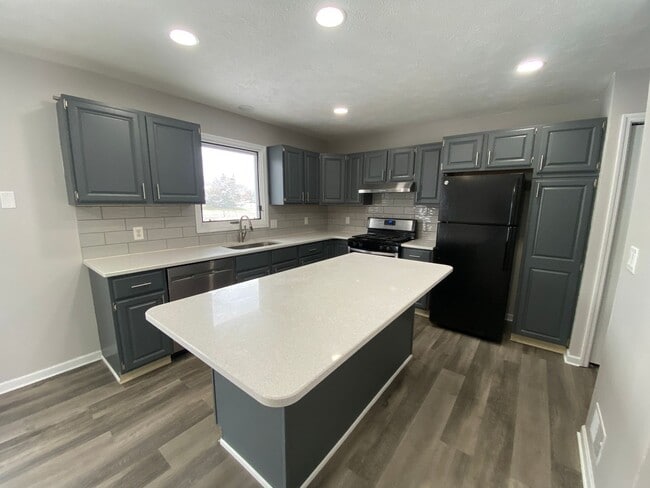 Photo - 2147-2149 Countrywood Dr SE Unit 2147 Countrywood Dr SE