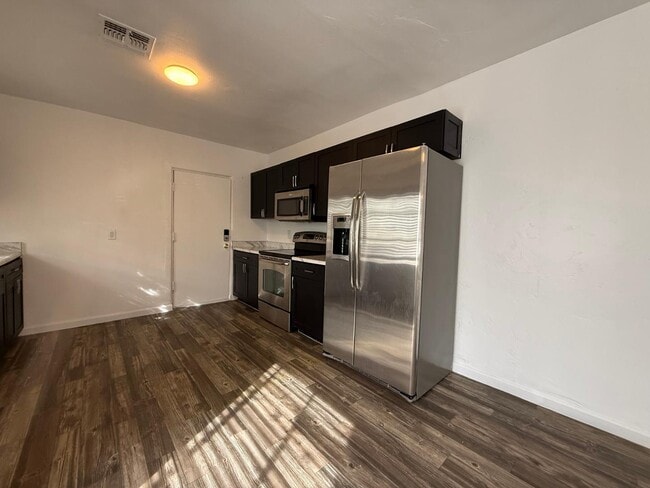 Photo - 3422 E Taylor St