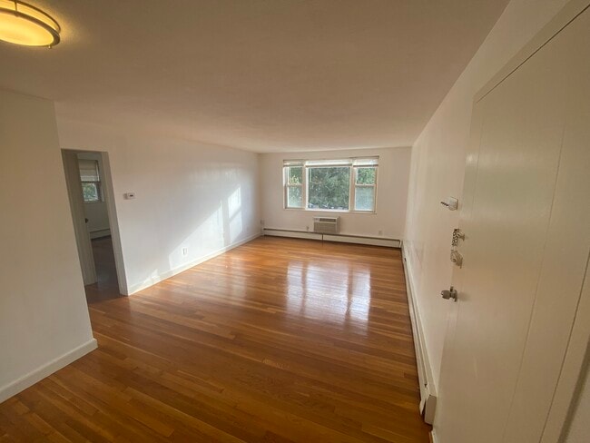 Building Photo - 1105 Lexington St Unit 2-9