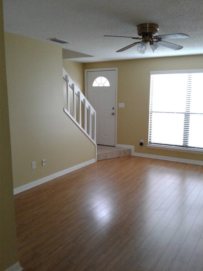 Photo - 2/2.5 WINTER SPRINGS