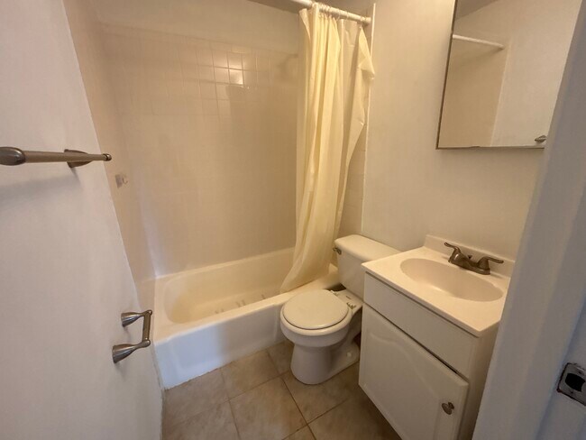 Photo - 53 S Huntington Ave Unidad 305