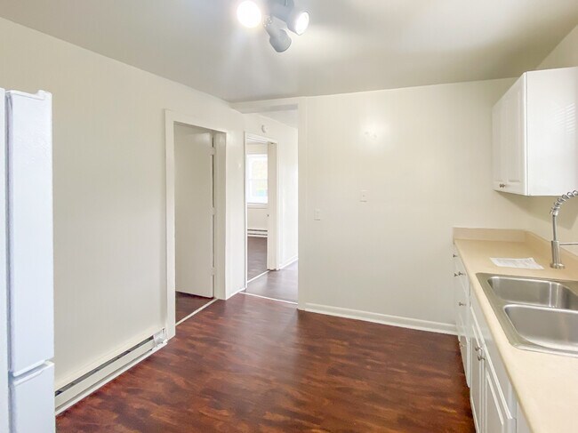 Photo - 2201 Front St