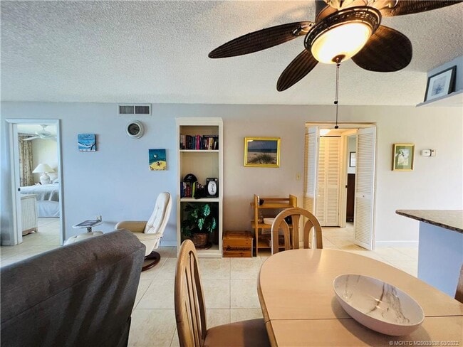 Building Photo - 7430 S Ocean Dr Unit 619B