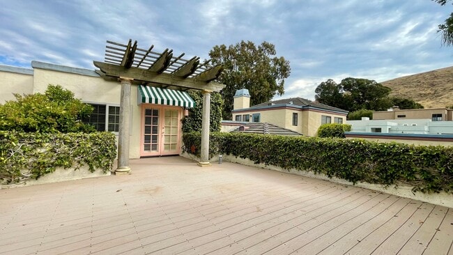 Building Photo - Stoneridge Garden Home with Air Conditioning *Available August 2026