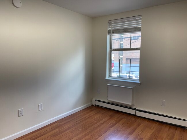 Photo - 2028 Bergen St Unidad 2