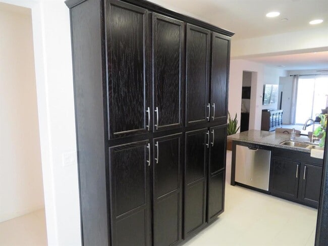 Photo - BRIGHT AND CLEAN 3 BED, 2 BATH, 1 STORY HOME IN ELK GROVE