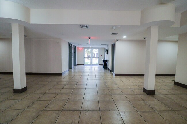 Photo - 11050 SW 196th St Unidad 305