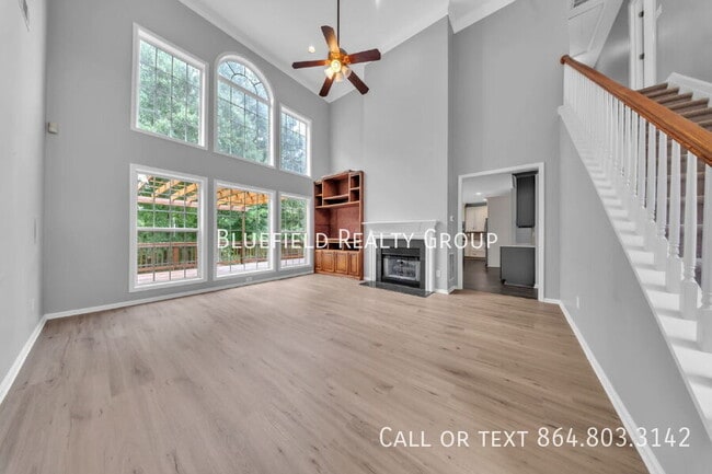 Photo - 417 Summergreen Way