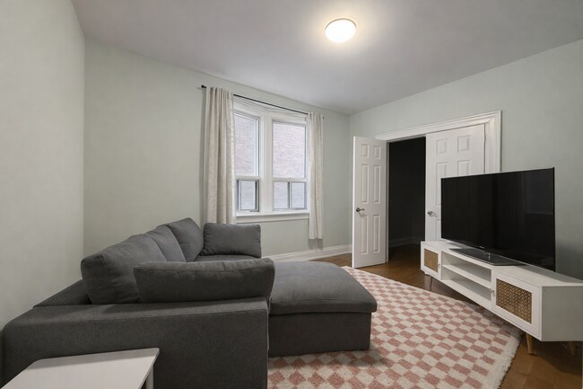 Photo - 324 Margueretta St