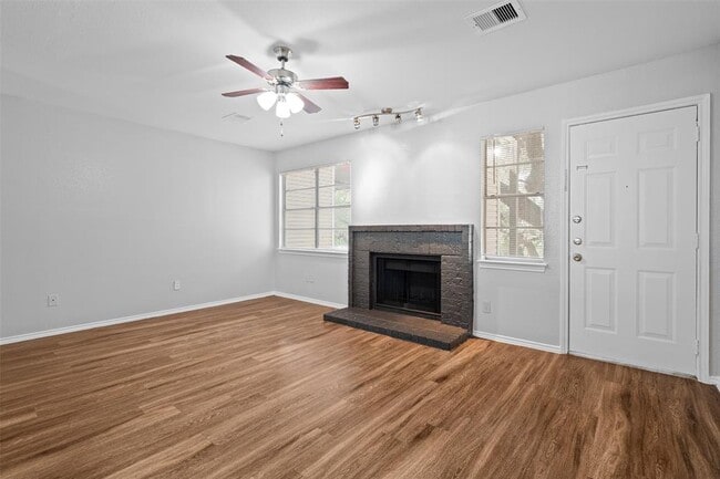 Photo - 1815 River Crossing Cir