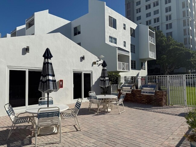 Photo - 2840 NE 14th Street Causeway