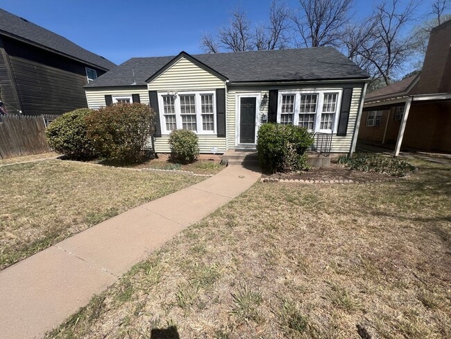 Photo - Pre leasing or Available now 3/2 in Heart of Lubbock!