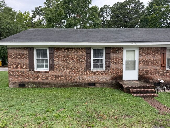 Building Photo - 1420 Barnes St