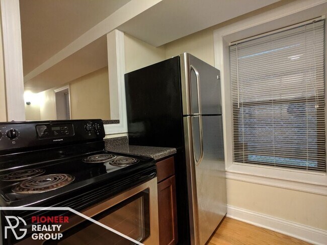 Photo - 1347 N Dearborn St Unit 101