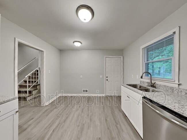 Photo - 3190 Clifton Church Rd SE