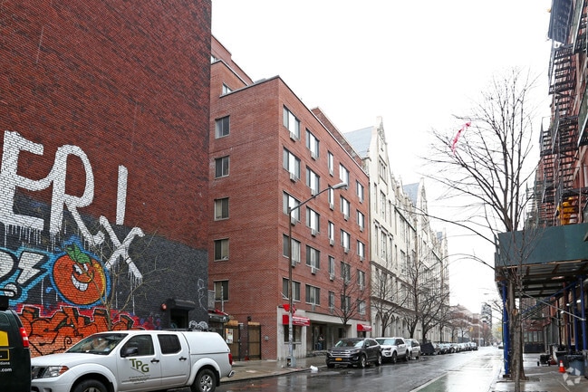99 Suffolk St - 99 Suffolk St Apartments