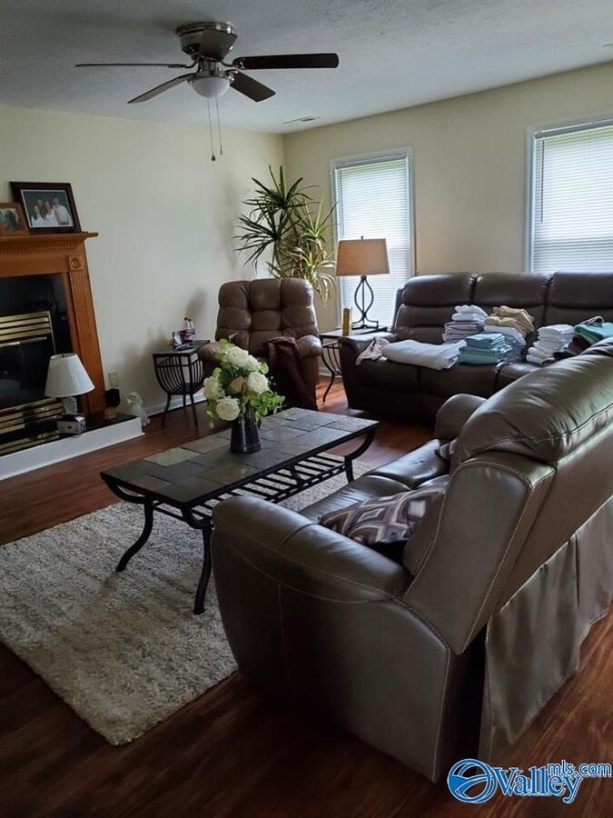 Photo - 402 Crutcher Cir