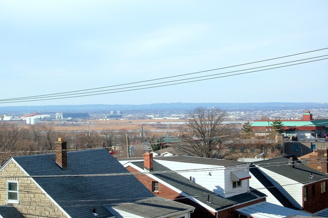 150 6th St Unit 3