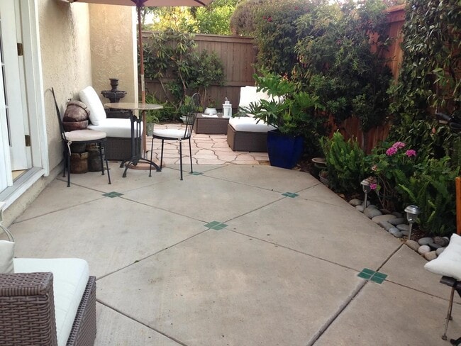 Backyard Patio - 5 Pioneer Ct Rental