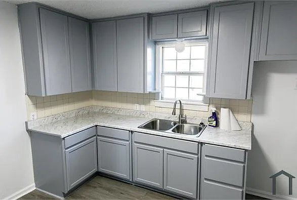 Photo - 310 N C St