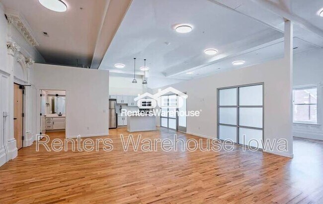 Building Photo - 3612 6th Ave Unit 1 Rental