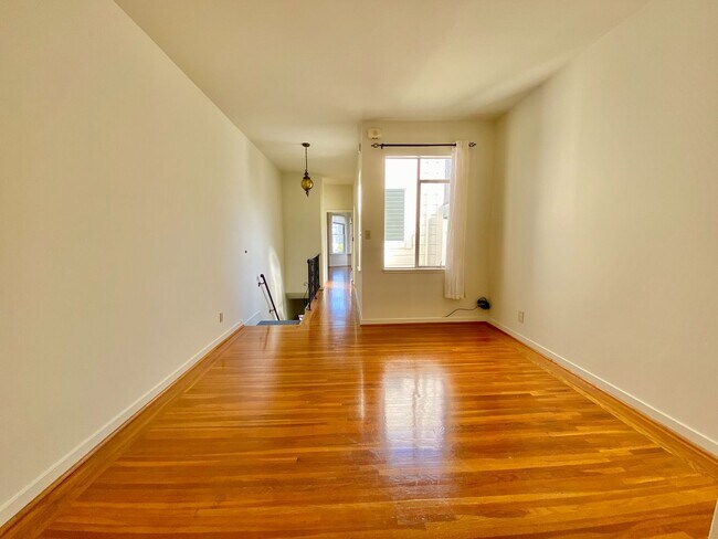 Photo - Stellar 1 Bed /1 Bath With Office & Parking Cow Hollow Location