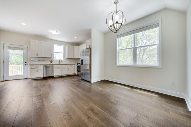 Photo - Beautiful 3bd/2.5ba Two-Story Home Built i...