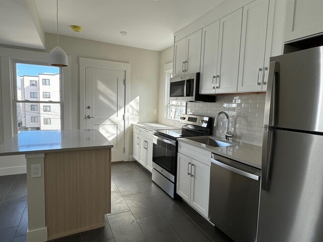 Photo - 208 Banks St Unit 1