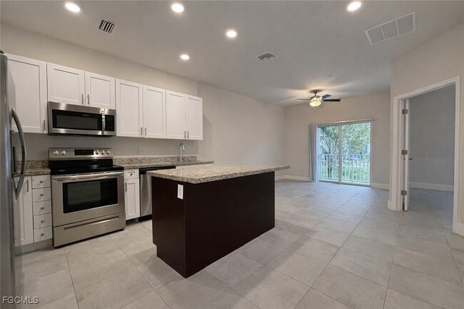 Photo - 3325 SW 8th Pl Unit 105