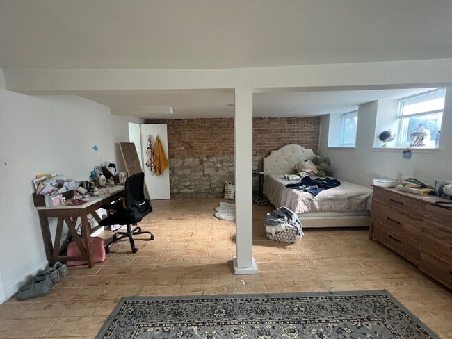 Photo - Must See Duplex in Lakeview!