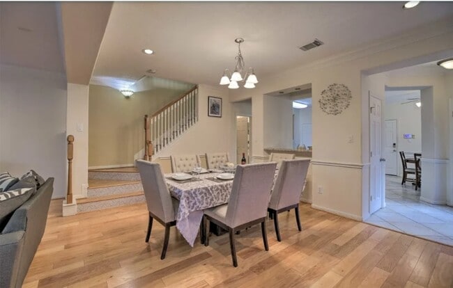 Photo - 1006 Rochow St Unidad A