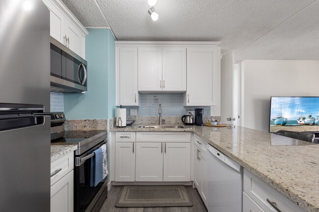 Photo - 411 Hobron Ln