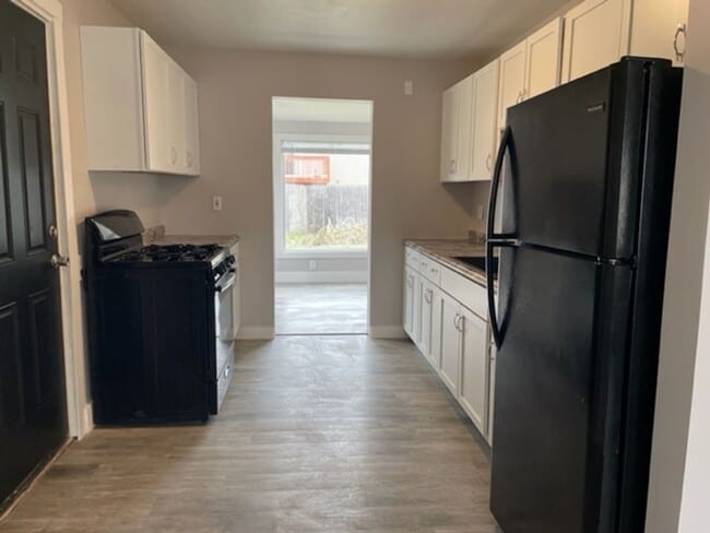 Photo - Spacious 4-Bedroom Home in Kentwood – Minutes from Grand Rapids