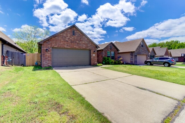 Photo - 3 Bed | Bath in Broken Arrow!