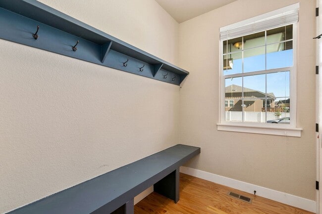 Photo - 4 Bedroom, 4 bathroom, Plus office and Loft!