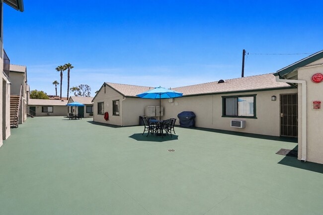 Emerald Court Apartments