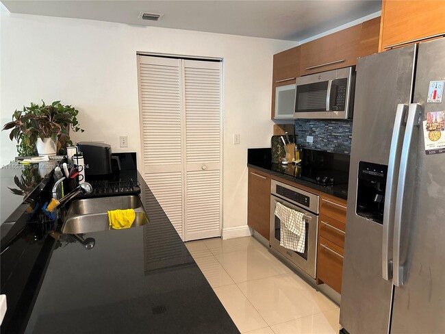 Kitchen - 244 Biscayne Blvd Condo Unit 1210