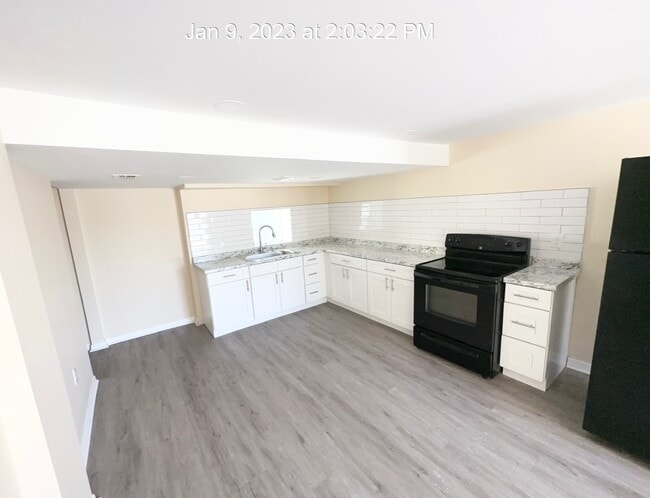 Photo - 719 Fern St
